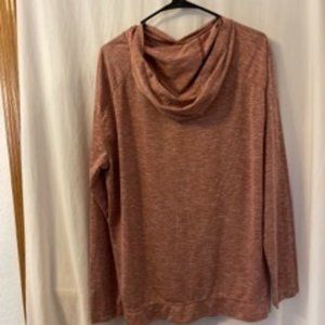 White Seirra Pullover; XL